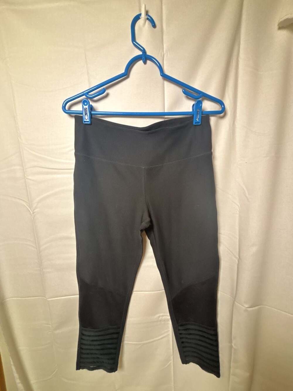 Mondetta Black Athletic Crop Leggings with Mesh Stripe Calves Size S
